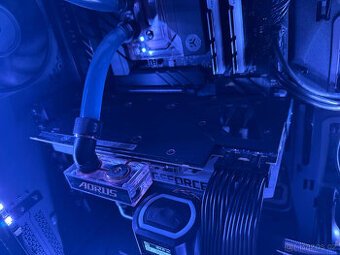 AORUS GeForce RTX 3080 XTREME WATERFORCE WB 10G