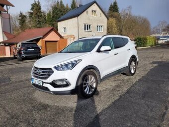 Hyundai Santa Fe 2,2 Crdi , 4x4 , automat r.v.2016 , 7 míst