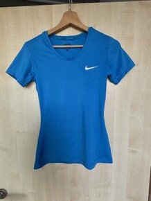 Dámské sportovní tričko Nike velikost S, modrá barva