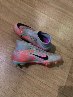 Kopačky Nike Mercurial, vel. 37,5