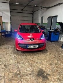 Peugeot 107.