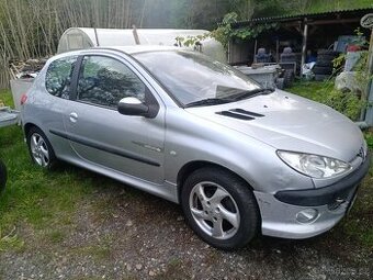 Peugeot 206 1,6i 80kW, 11/2002