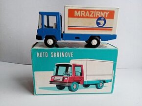 Plechové auto Simon - mrazírny IGRA, stará hračka ČSSR