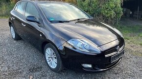 FIAT BRAVO 1.4T 88KW. RV. 2014, SERVISNÍ KNIHA.