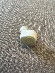 JBL earbud R - 1