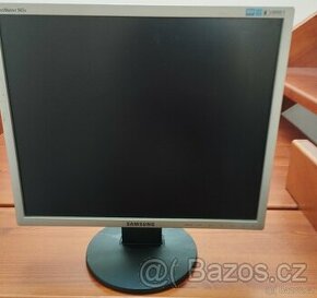 Samsung SyncMaster 943N - LCD TN monitor 19"