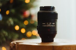 Nikon 105 mm f/2.8 G NIKKOR AF-S Micro IF-ED VR