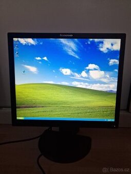 Prodám plně funkční stolní PC s LCD monitorem