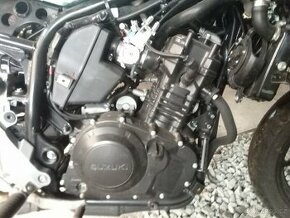 Suzuki DL 250 V-Strom na díly (viz fotky)