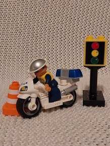 Lego Duplo 5679 - policejní motorka-REZERVACE