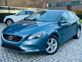 Volvo V40 2.0 D3 5.VÁLEC 110KW KAMERA VÝHŘEV