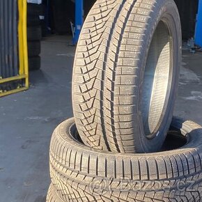 NOVÉ Zimní pneu 225/45 R18 95V Sailun.