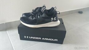 Tenisky Under Armour 37 training dámské odpovídají 37