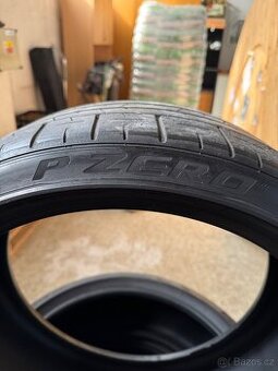 Pirelli P Zero 235/35/19 Dot 22 - 1