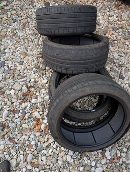 Pneu 235/40 R19