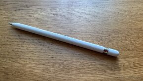 Apple Pencil bíle provedeni hezký stav