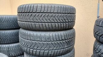 Pneu zimní, 2 ks, rozměr 235/45/18, 98V, zn. PIRELLI