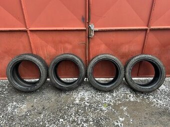 Prodám gumy 245/45/17 Dunlop