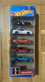 Hot Wheels sada Ford Mustang - 5 aut