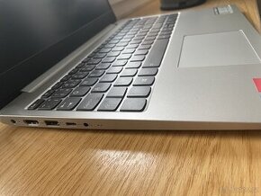 Prodám notebook Lenovo IdeaPad 330S-15IKB - 1