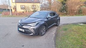 Toyota C-HR 1,8 16v 72 kw hybrid