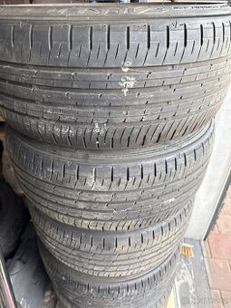 Pneu 225/40r18 92W