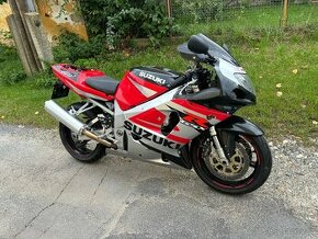 Rozprodam Suzuki Gsxr 750 00-03 na nahradni dily.