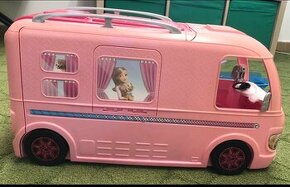 Barbie karavan + 4 Barbie panenky v moc pěkném stavu