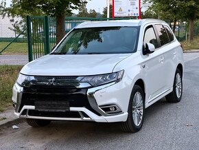 Outlander 2.4 PHEV MatrixLed Rv2019 dobijení na 50km 4x4 Alc