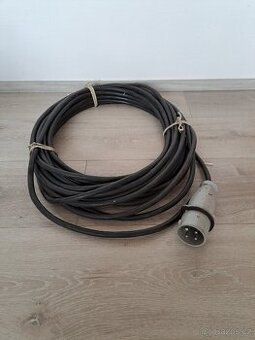 Prodlužovací kabel 380V