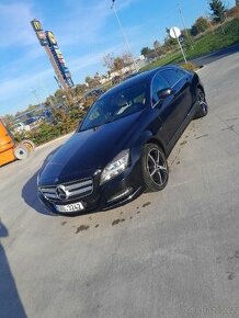 Mercedes benz 350cdi 195kw 4MATIC r2012 najeto 220000t.km