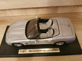 Chevrolet Corvette  Maisto 1:18 - 1