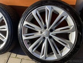 VERONA orig.VW Passat 8B  5x112  8j x19 ET44 235 40 R19 letn - 1