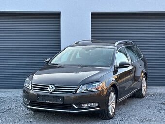 VW PASSAT B7 2.0 TDI 103 KW TAŽNÉ VÝHŘEV XENONY  2013