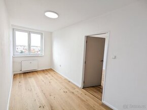 pronájem bytu 3+1 61 m², Třída SNP, Slezské Předměstí-Hradec