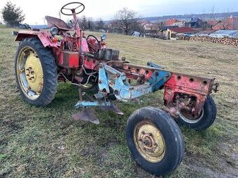 Prodám traktor rs09 čtyřválec , jezdí, všerob