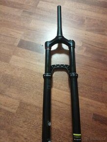 Odpružená vidlice rockshox yari 29' 170mm