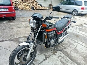 Honda VF 750 s - 1