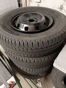 Michelin 225/75 R16 CP