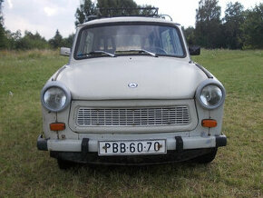 TRABANT 2  601 COMBI AUTO VETERÁN DDR - 1