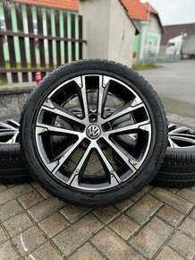 ORIGINÁL Alu Volkswagen Singapore R17, 5x112-ZIMNÍ