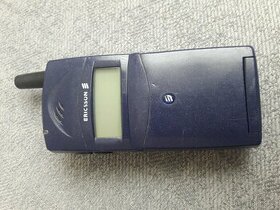 Ericsson T18s tlačítkový mobilní telefon - 1
