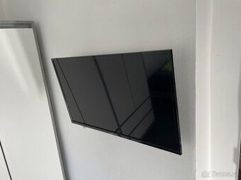 Televize 80cm s držákem na zeď - 1