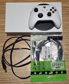 Xbox Series S 512 GB / ovladač / příslušenství