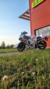 Suzuki GSX-R 600 - 1