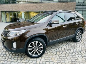 Kia Sorento 2.2CRDi 4x4 AUT KAM TAŽNÉ SERVISKA PANORAMA