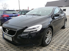 Volvo V40 D3 150k.s Momentum Automat plná výbava top stav