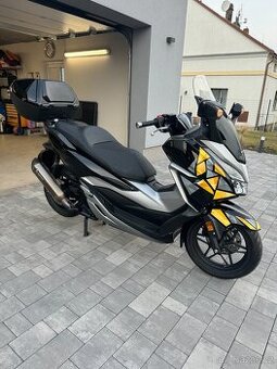 Honda Forza 300 Akrapovič