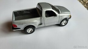 Ford F-150 - Maisto - 1