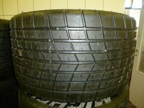 Závodní pneu Michelin P2G